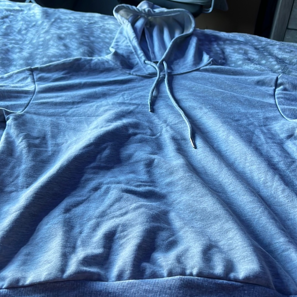 GREY HOODIE